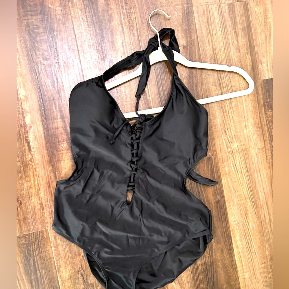 NWOT ❤️Love J ❤️Girls Juniors Black Tie Halter One-Piece Swimsuit No back XL